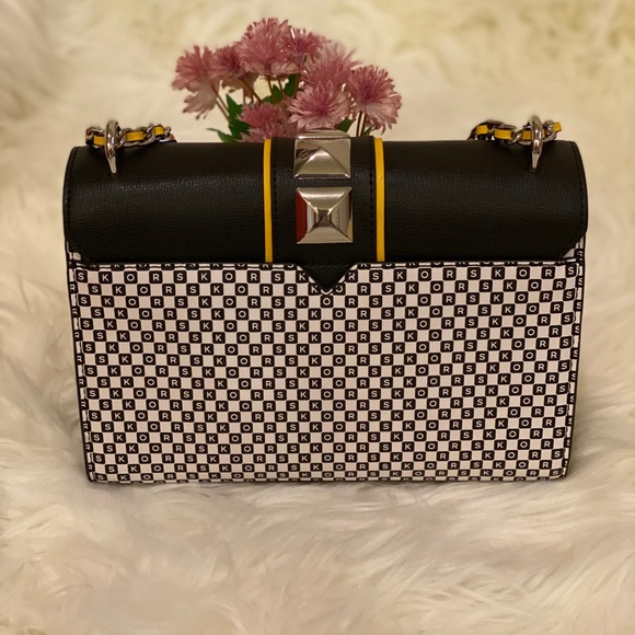 Michael Kors Rose MD Flap - Picture 8 of 14